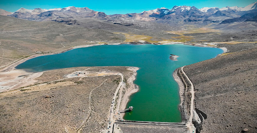 represa paucarani.jpg